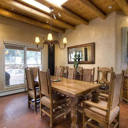 Moonstar Four-Bedroom Holiday Home Holiday home